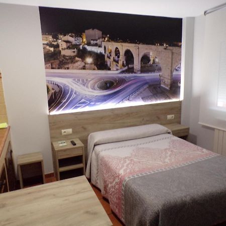 Hostal Serruchi เตรูเอล ภายนอก รูปภาพ