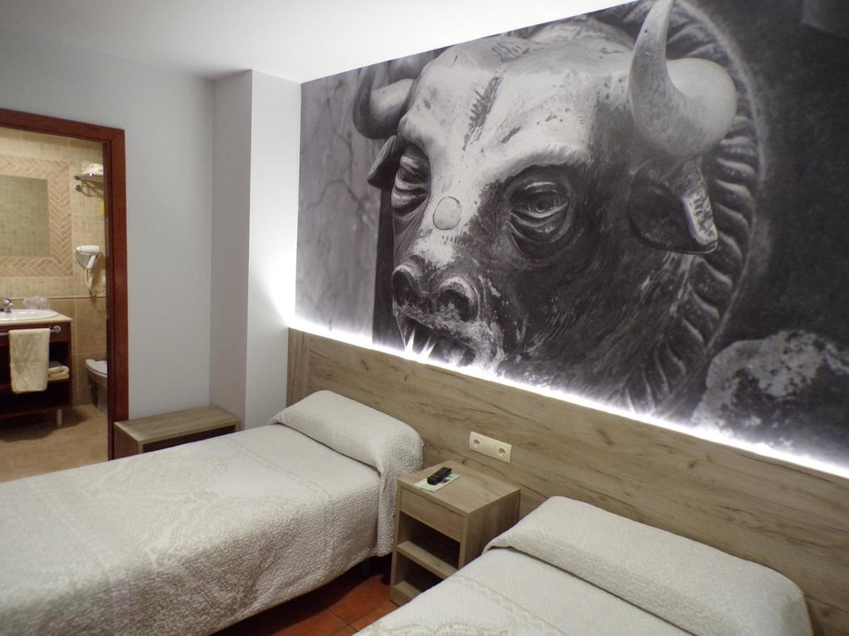 Hostal Serruchi เตรูเอล ภายนอก รูปภาพ