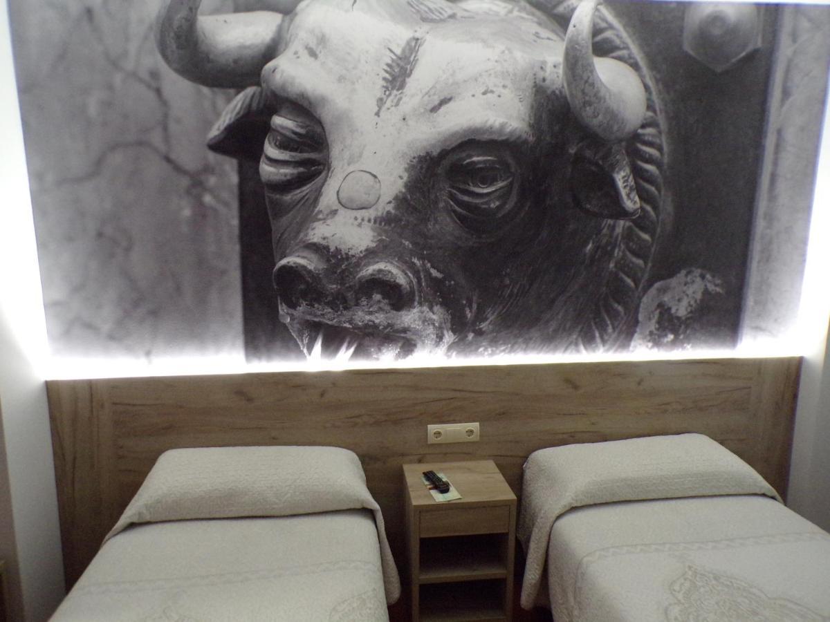 Hostal Serruchi เตรูเอล ภายนอก รูปภาพ