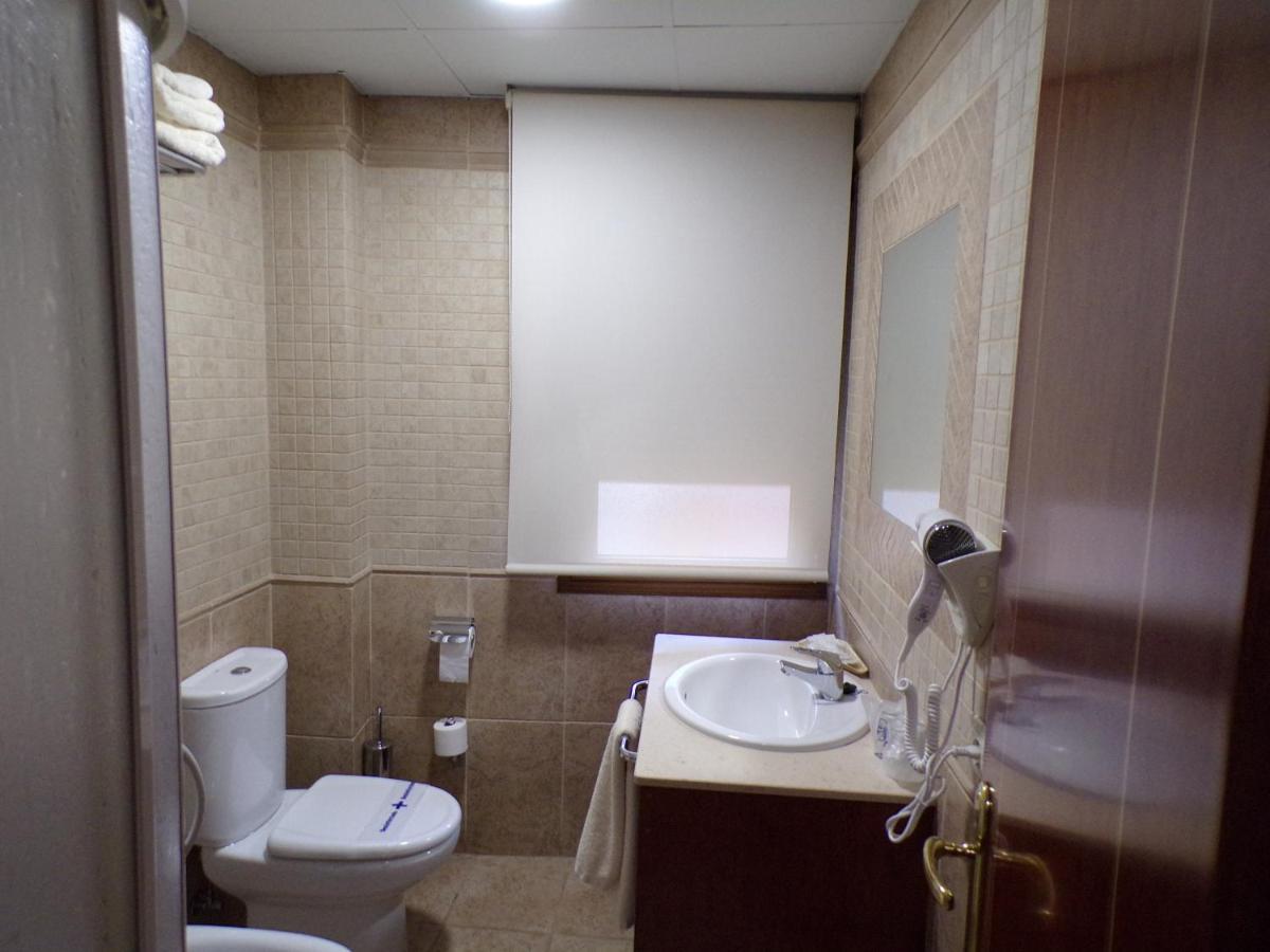 Hostal Serruchi เตรูเอล ภายนอก รูปภาพ