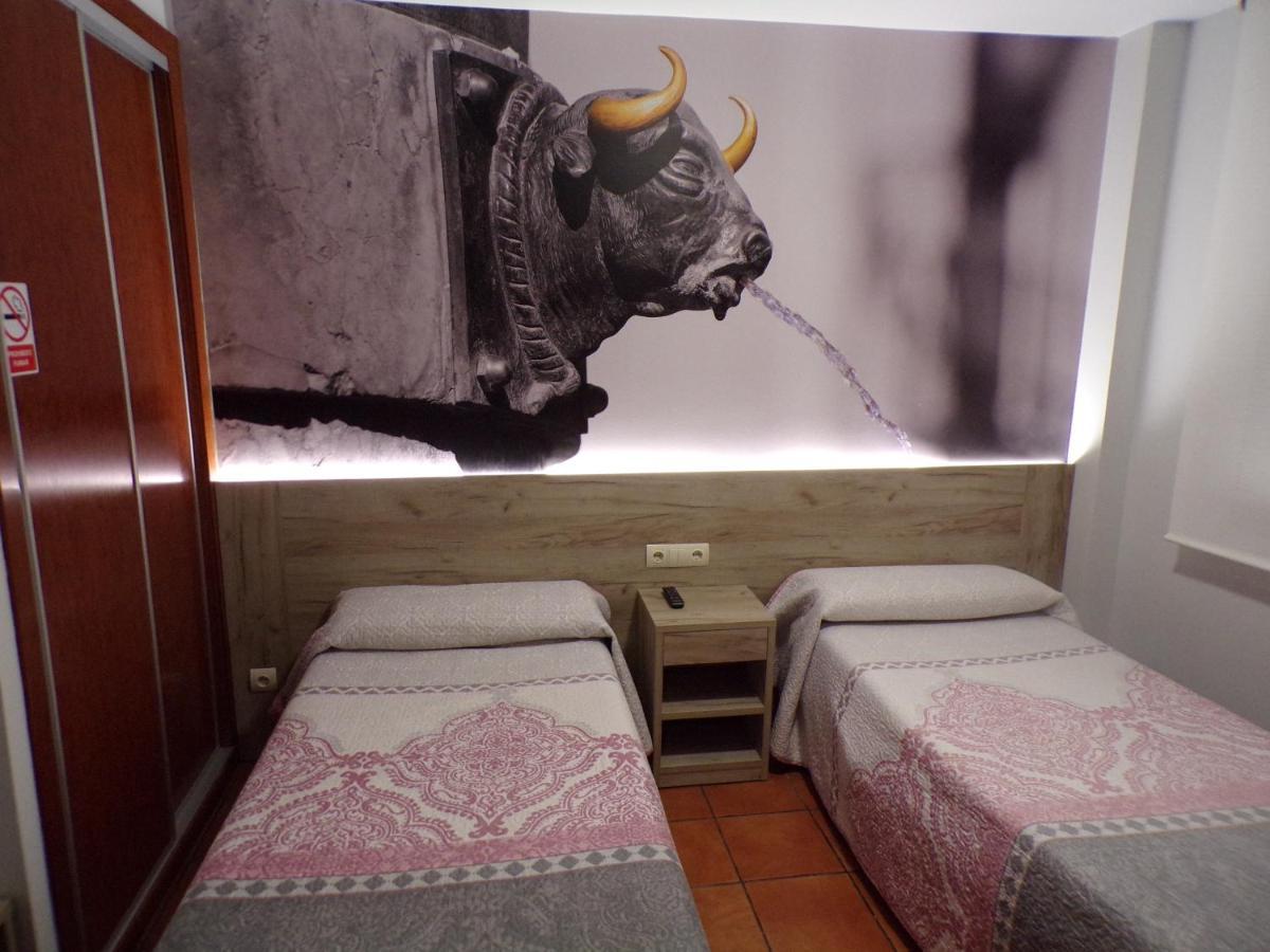 Hostal Serruchi เตรูเอล ภายนอก รูปภาพ