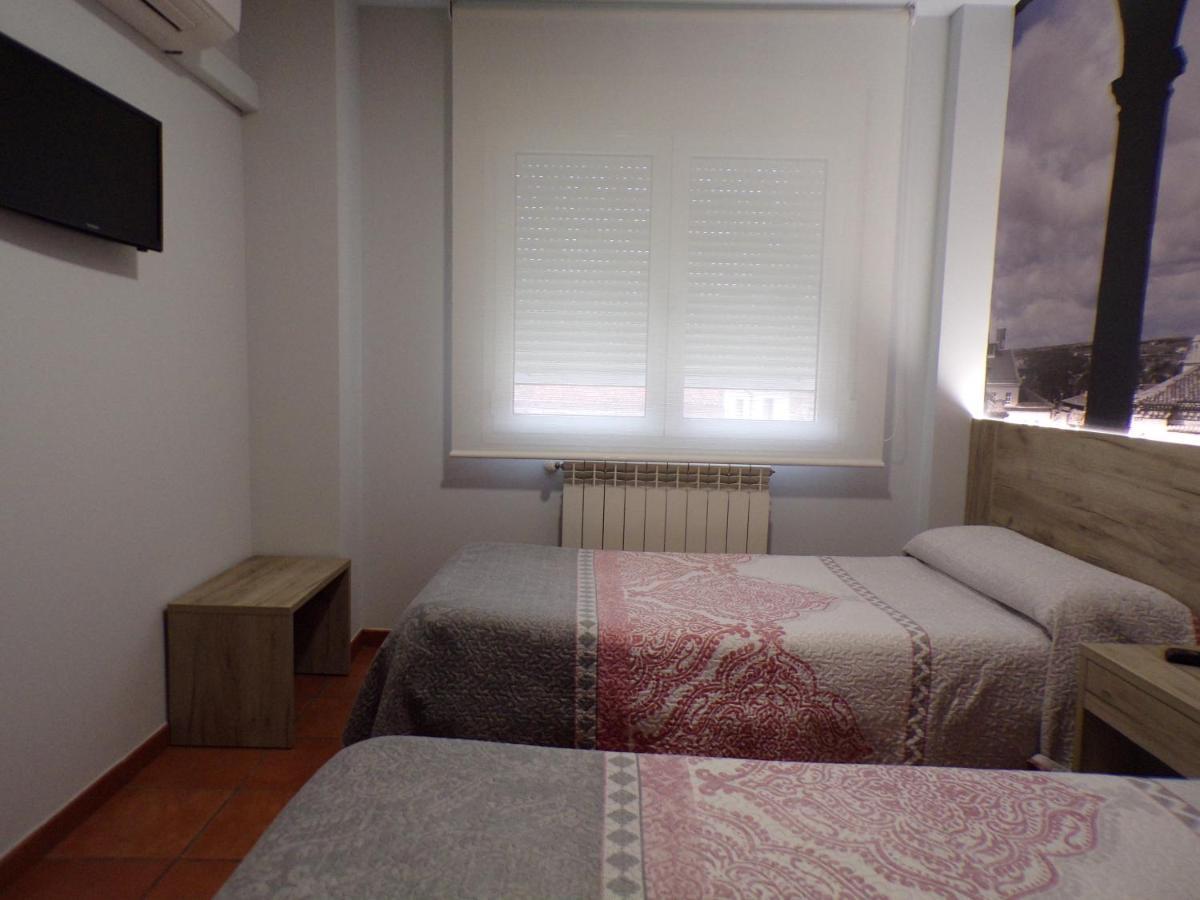 Hostal Serruchi เตรูเอล ภายนอก รูปภาพ