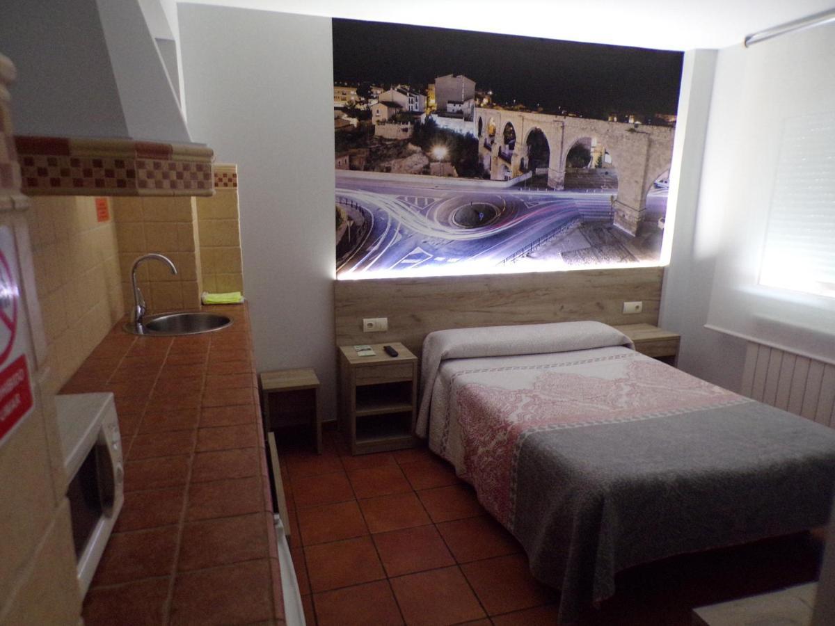 Hostal Serruchi เตรูเอล ภายนอก รูปภาพ