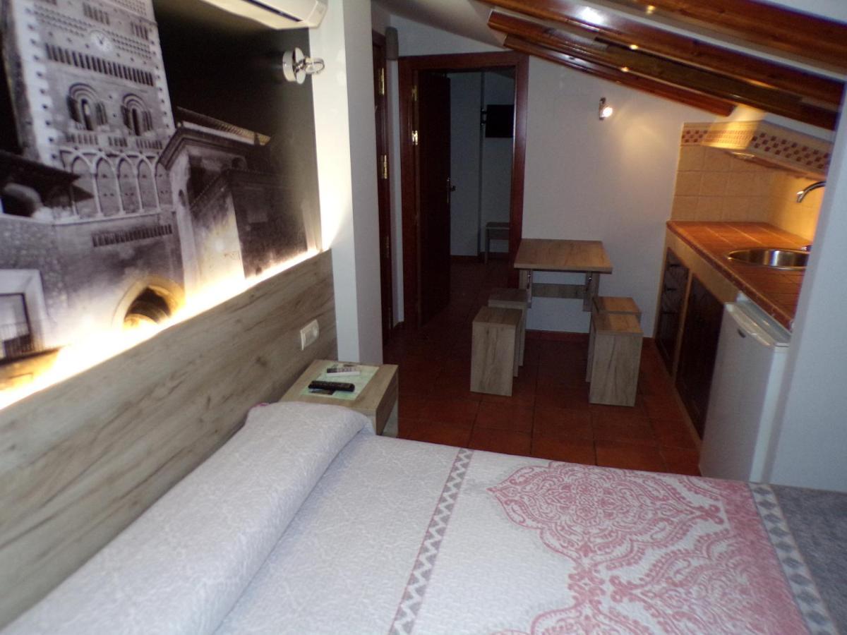 Hostal Serruchi เตรูเอล ภายนอก รูปภาพ