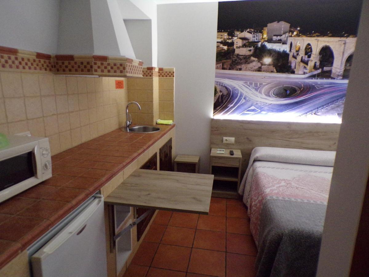 Hostal Serruchi เตรูเอล ภายนอก รูปภาพ