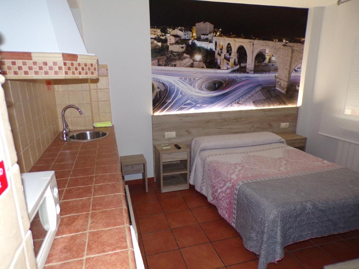 Hostal Serruchi เตรูเอล ภายนอก รูปภาพ