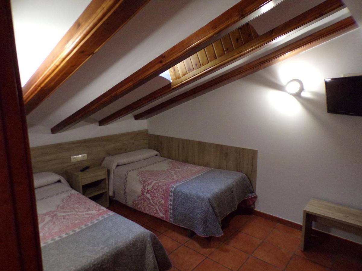 Hostal Serruchi เตรูเอล ภายนอก รูปภาพ