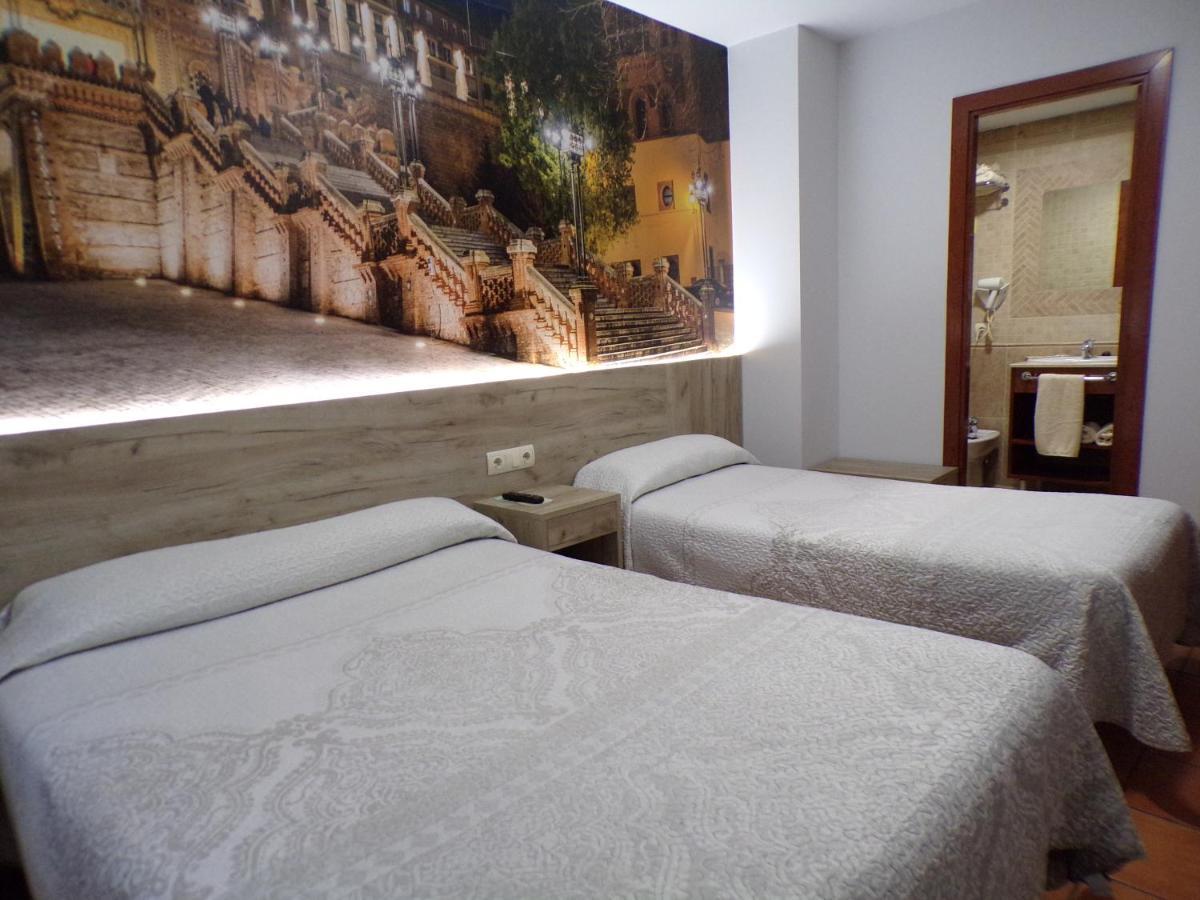 Hostal Serruchi เตรูเอล ภายนอก รูปภาพ