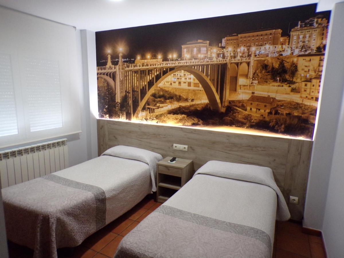 Hostal Serruchi เตรูเอล ภายนอก รูปภาพ